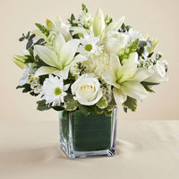 Beautiful White Flowers Vase